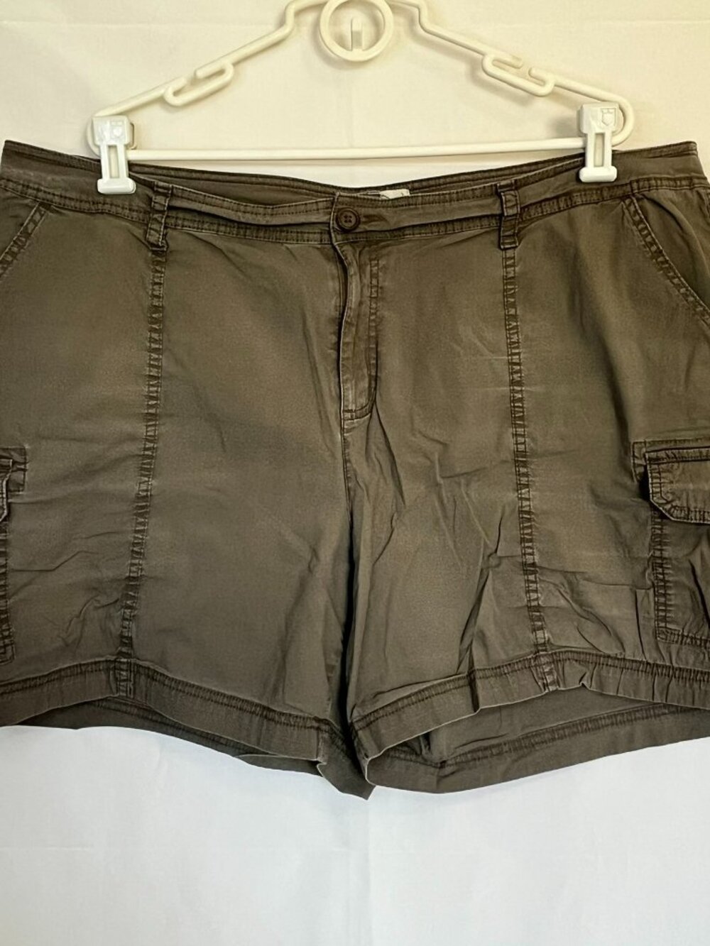 St Johns Bay Shorts Womens Shorts Olive Army Green cargo pockets short 24W